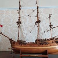 Modellino Navale HMS Endeavour (1974) - Scala 1:54