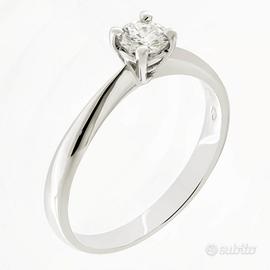 Anello solitario 0,32ct
