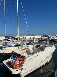 Quicksilver Active 640 cabin