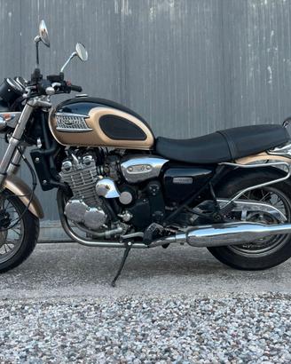 Triumph Thunderbird 900, anno 2001