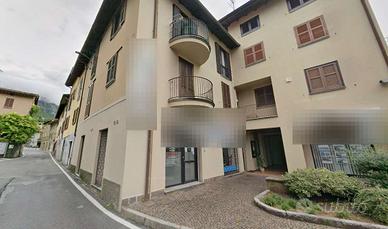 Negozio a Mandello del Lario