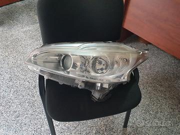 FARI FANALI ANTERIORI PEUGEOT 208