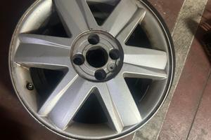 2 Cerchi renault megane da 16 a 4 buchi