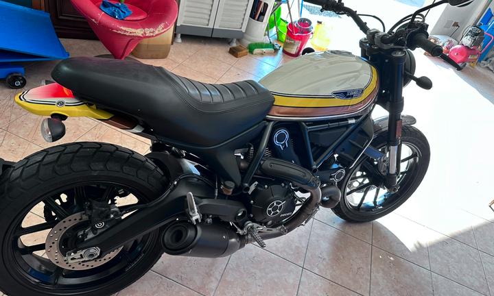 Ducati scambler