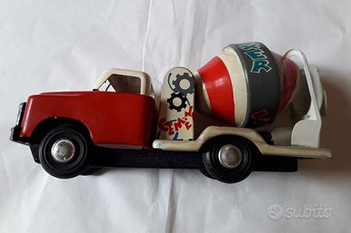 Betoniera giocattolo in latta anni '60