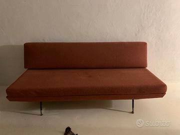 Divano anni 50/60 ben conservato