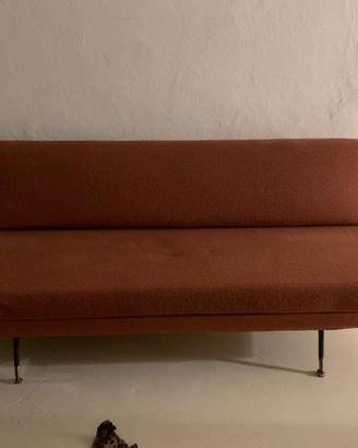 Divano anni 50/60 ben conservato