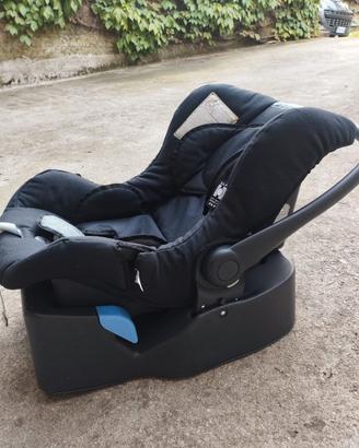 Ovetto Inglesina con base per auto