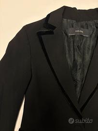 Giacca nera con bordi in velluto