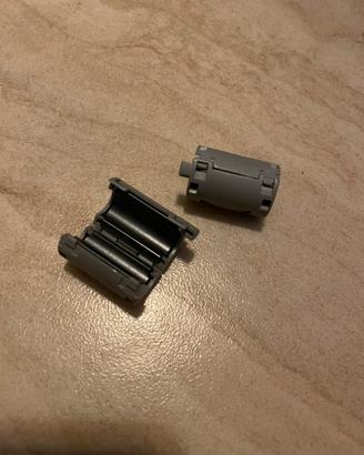 Filtro in ferrite a scatto (o nucleo di ferrite)
