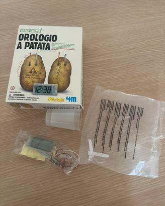 Orologio analogico che si alimenta con le patate