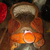 Sella americana artigianale con pettorale