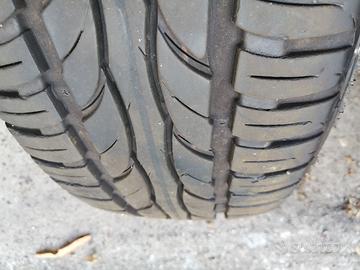 Gomme con cerchi in lega 15"