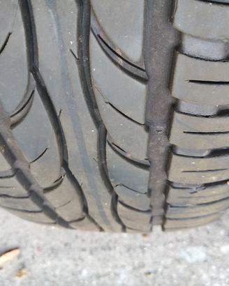 Gomme con cerchi in lega 15"