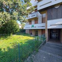 APPARTAMENTO SU DUE LIVELLI CON GIARDINO