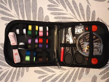set cucito da viaggio
