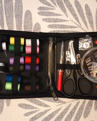 set cucito da viaggio