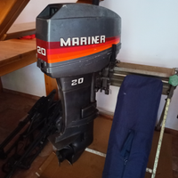 Motore fuoribordo con gommone e accessori gratis