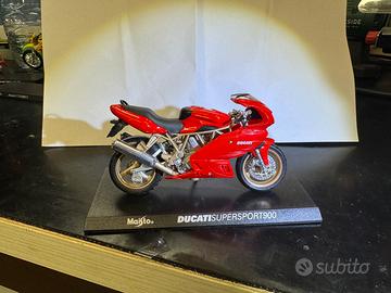 Modellino MAISTO SUPERSPORT 900