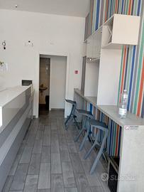 ARREDAMENTO ATTREZZATURA PROFESSIONALE BAR