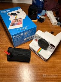 Polaroid Now+ bianca  + custodia + 6foto