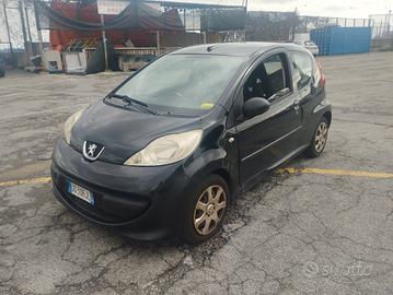PEUGEOT 107 1.0 BENZINA € 1.500