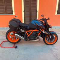 KTM SuperDuke 1290 R 2022