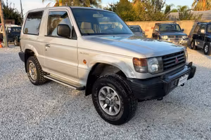 Mitsubishi Pajero GLX