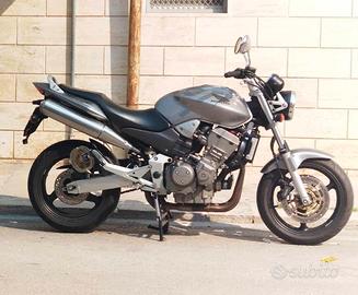 Honda hornet 900