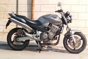 Honda hornet 900