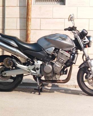 Honda hornet 900