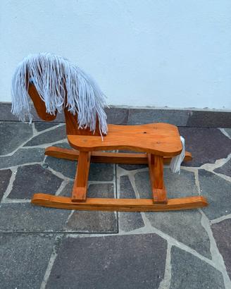 Cavaluccio a dondolo