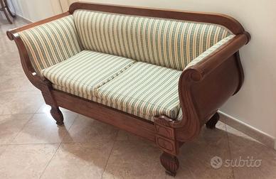 Divano vintage a barchetta in legno intarsiato