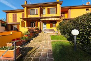 VILLA A SCHIERA A MONTALTO DI CASTRO