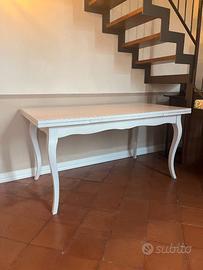 Tavolo bianco classico allungabile