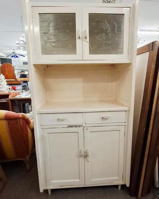 Credenza di una volta da sistemare