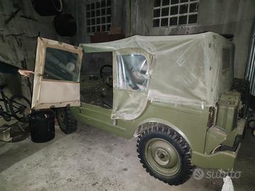 jeep tipo militare (Munga)