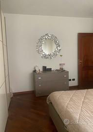 Cassettiera e comodini effetto rovere