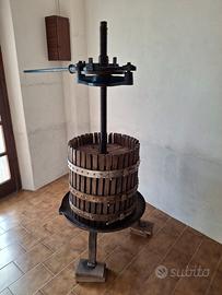 Torchio e pigiatrice manuali