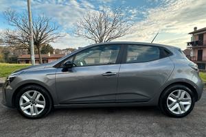 renault clio evoluscion immatricolata nel 2025,