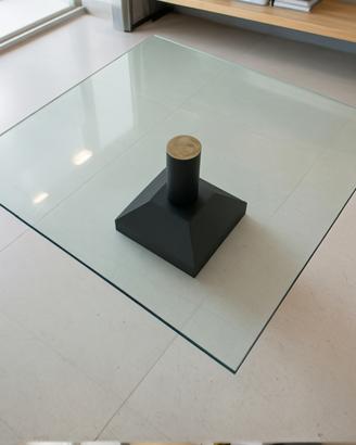 Tavolino in cristallo con basamento in marmo nero