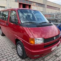 VOLKSWAGEN Transporter 2.5 Benzina 8 posti Carav