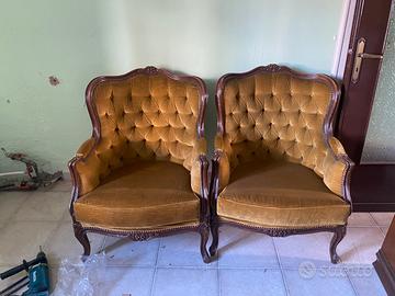Divano 3 posti e  due  poltrone d’epoca vintage