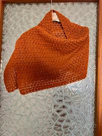 Sciarpa fatta a mano ad uncinetto