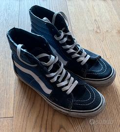 Vans nere e clearance blu