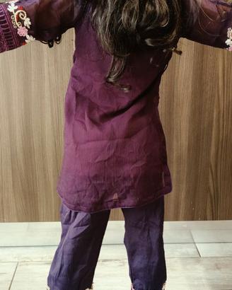 Costume, vestito indiano