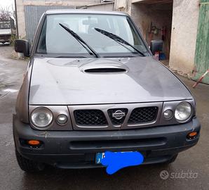 Nissan terrano