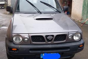 Nissan terrano
