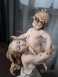 statua maternità G. Armani