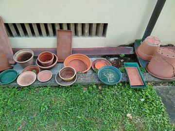 VASI IN PLASTICA DA GIARDINO